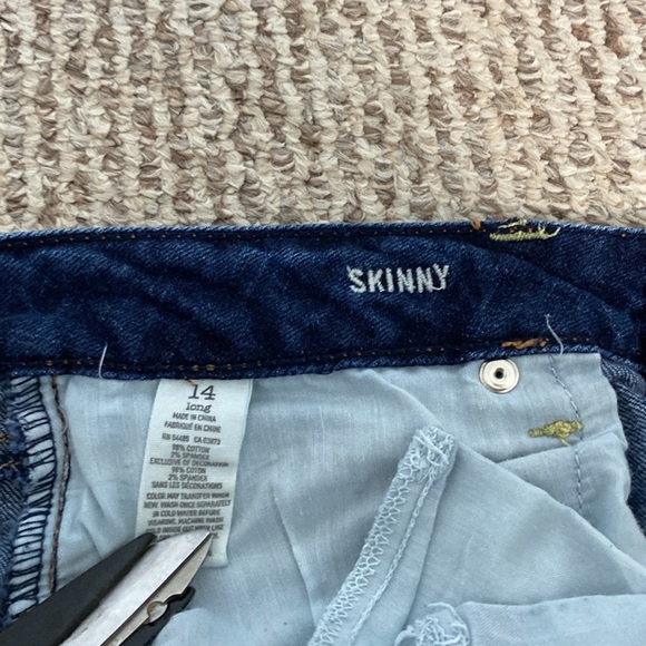 American Eagle Woman’s Skinny, Raw Hem,  Jeans, Size 14 Long - Picture 6 of 7